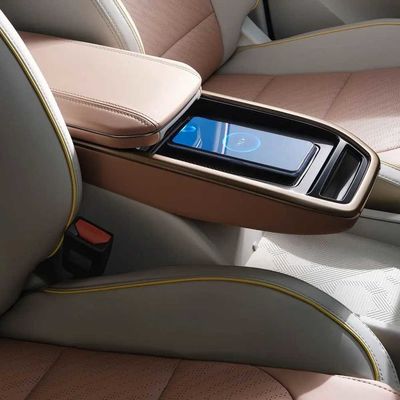 Автомобиль Van седанов 450km геометрии M6 Geely электрический роскошный электрический