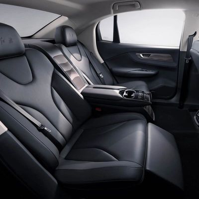 Седан энергии Hongqi чистого электрического 5 Seater HongQi EQM5 EV среднего автомобиля автомобиля 431km высокоскоростной новый