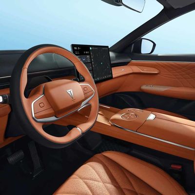 Электрическое транспортное средство Чанган Дипал S7 с 5 местами и емкостью батареи 79,97 кВтч