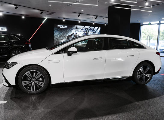 Mercedes 4MATIC Электрический Седан