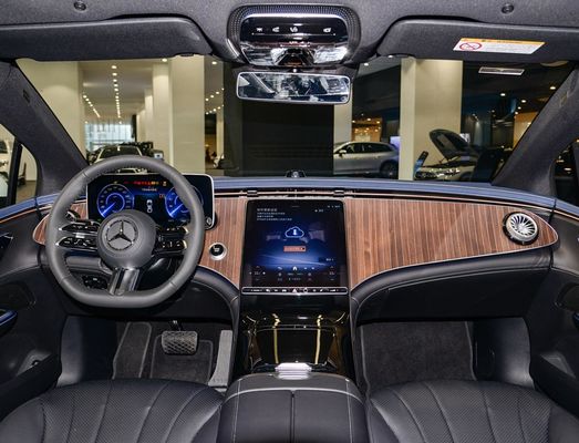 Mercedes EQE 4MATIC Электрический седан с 96,1 кВтч тернарийным литийным аккумулятором и 0,62 часами зарядки 255/45 R19