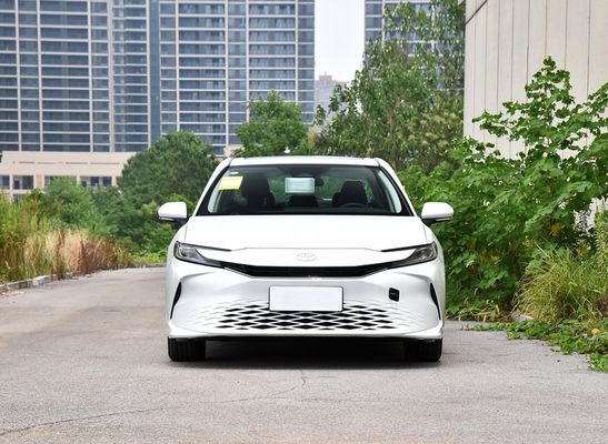 Toyota 2.0L 173 л.с. бензиновый Camry - мощный 173 л.с. средний седан