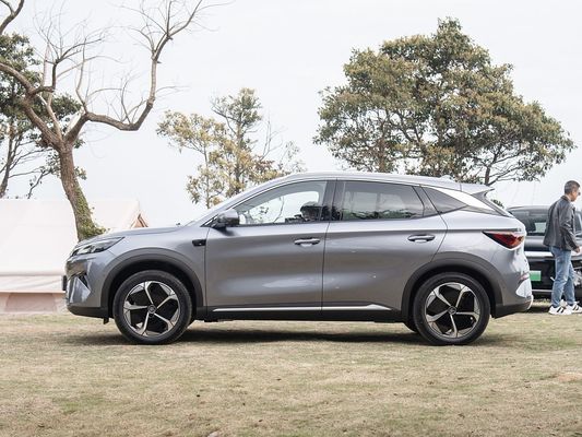 2025 Новая модель BYD EV 4455 мм Длина Юань плюс Беспошлинные электромобили Полностью электрический внедорожник с крышей большой площадью