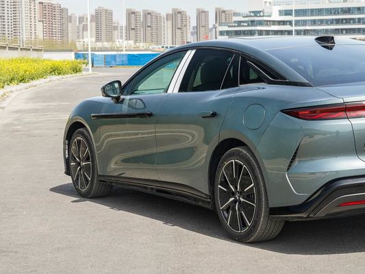 2025 Мощный электромобиль Han L BYD с максимальной мощностью 500 кВт и кожаным рулем 1000 В высоковольтным быстрым зарядом