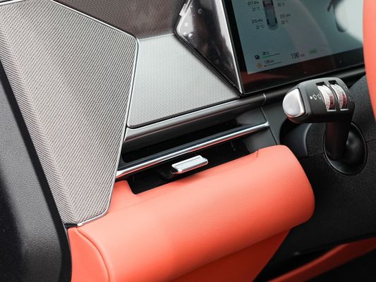 Новый горячее продажи BYD EV Car 2025 Модель 100,5 КВтч емкость батареи и быстрая зарядка 0,1 Час 670КМ Дальняя дальность 500 кВт мощность Электрический автомобиль Большое пространство для семьи 7 мест