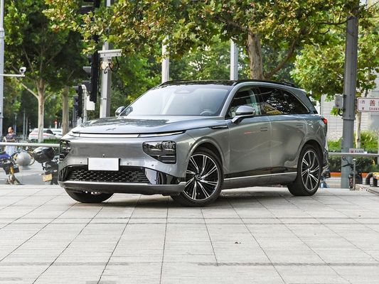 Максимизируйте свой опыт вождения с Xpeng G9 быстрой зарядки электромобиль Максимальный крутящий момент мотора 695N.m Максимальная мощность мотора 423 кВт Максимальная скорость 200 км/ч
