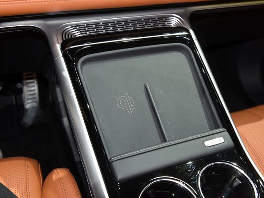 Максимизируйте свой опыт вождения с Xpeng G9 быстрой зарядки электромобиль Максимальный крутящий момент мотора 695N.m Максимальная мощность мотора 423 кВт Максимальная скорость 200 км/ч